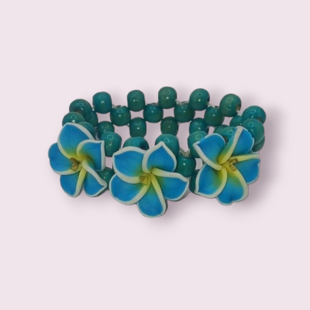 Vintage Hawaiian Plumeria bracelet, wood beads